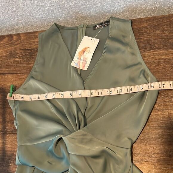 PRETTYGARDEN Satin Ruched Bodycon
Dress Twist Front V Neck Sleeveless Split Maxi - Picture 13 of 15